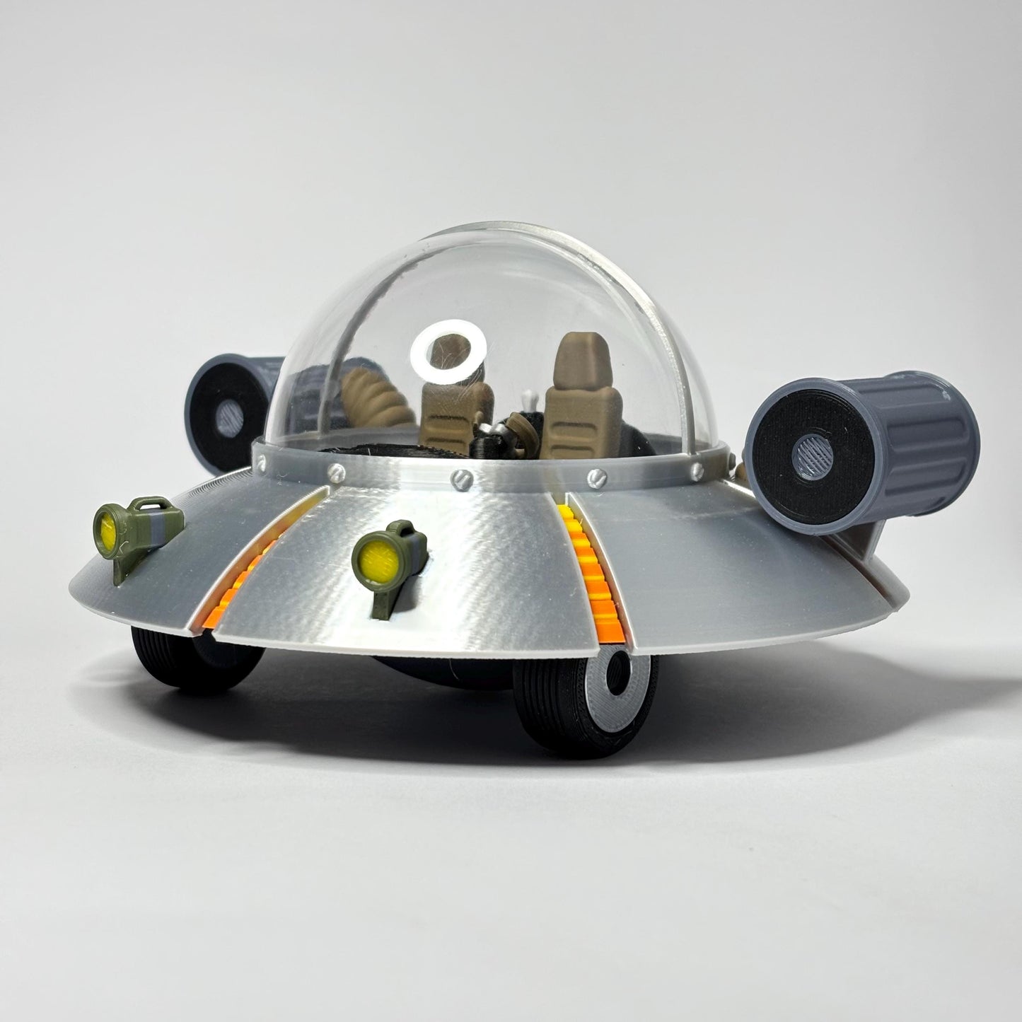 Space Cruiser uit Rick and Morty | 3D geprint model met zichtbaar interieur