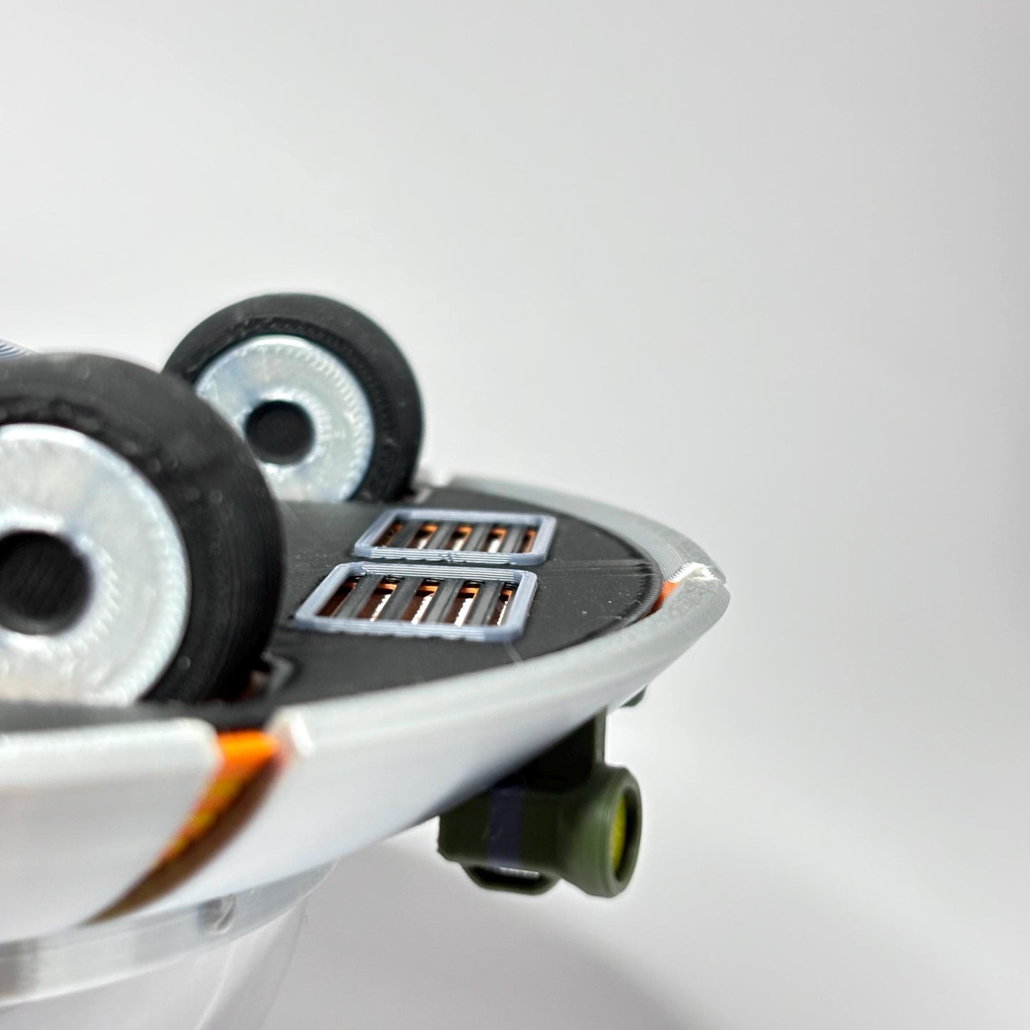 Space Cruiser uit Rick and Morty | 3D geprint model met zichtbaar interieur