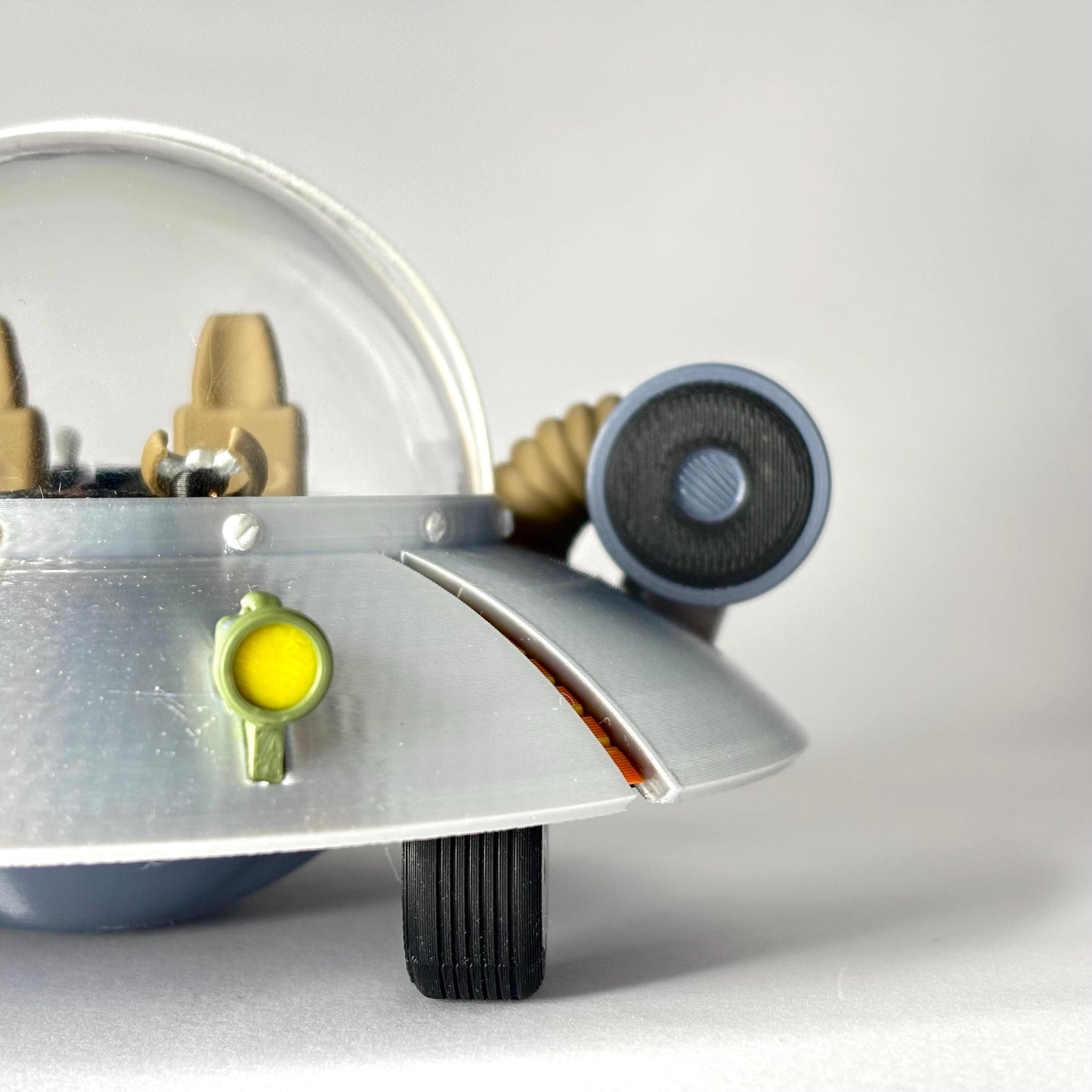 Space Cruiser uit Rick and Morty | 3D geprint model met zichtbaar interieur