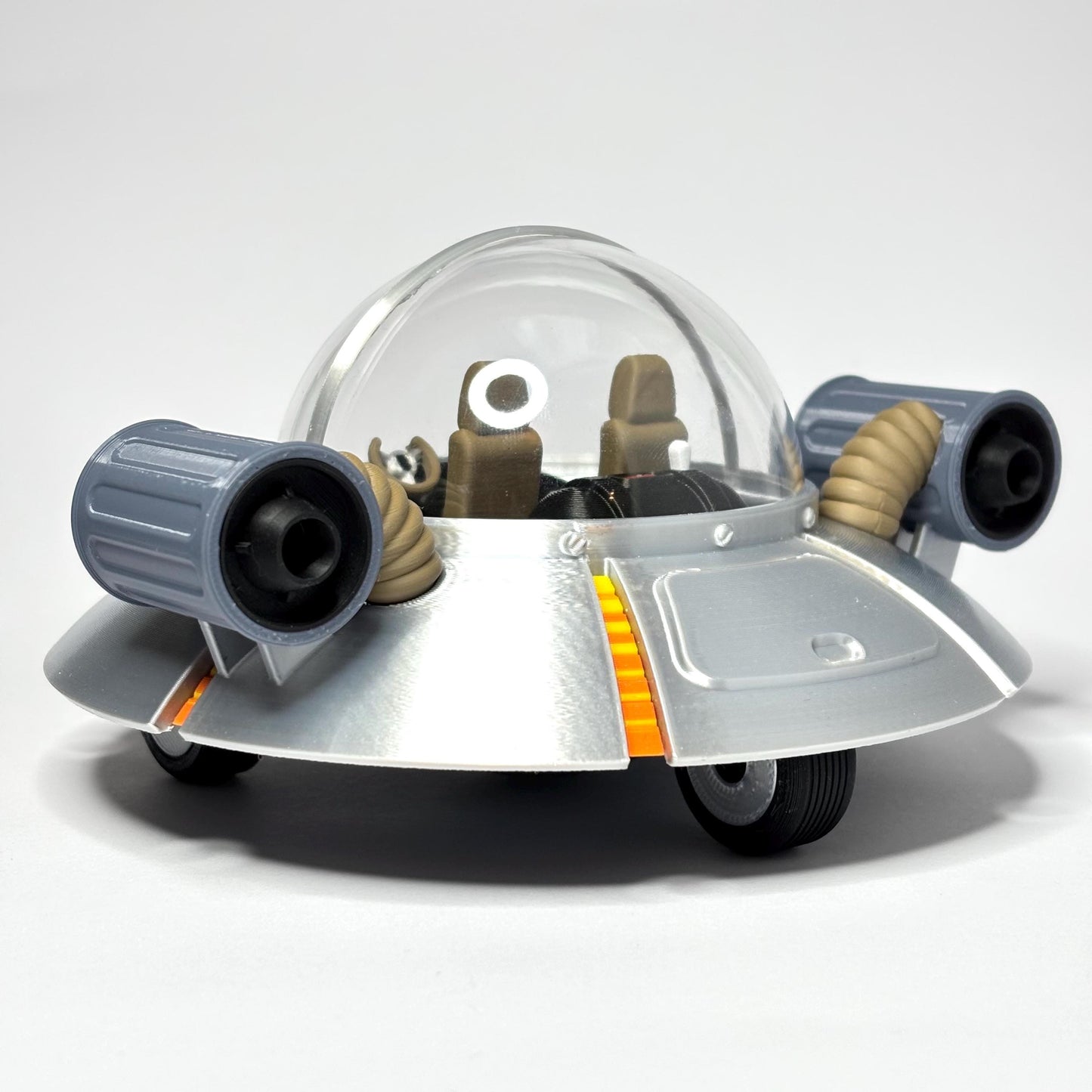 Space Cruiser uit Rick and Morty | 3D geprint model met zichtbaar interieur