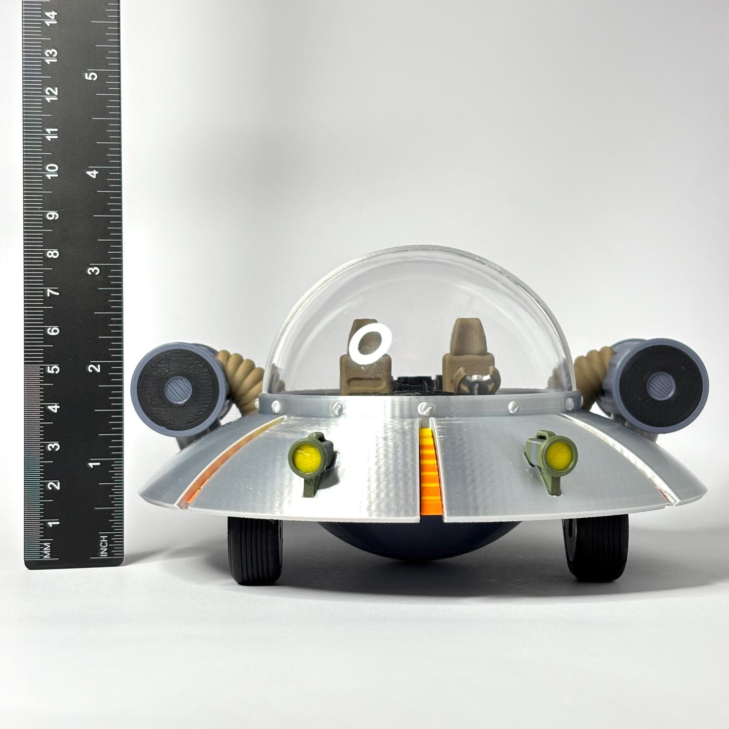 Space Cruiser uit Rick and Morty | 3D geprint model met zichtbaar interieur