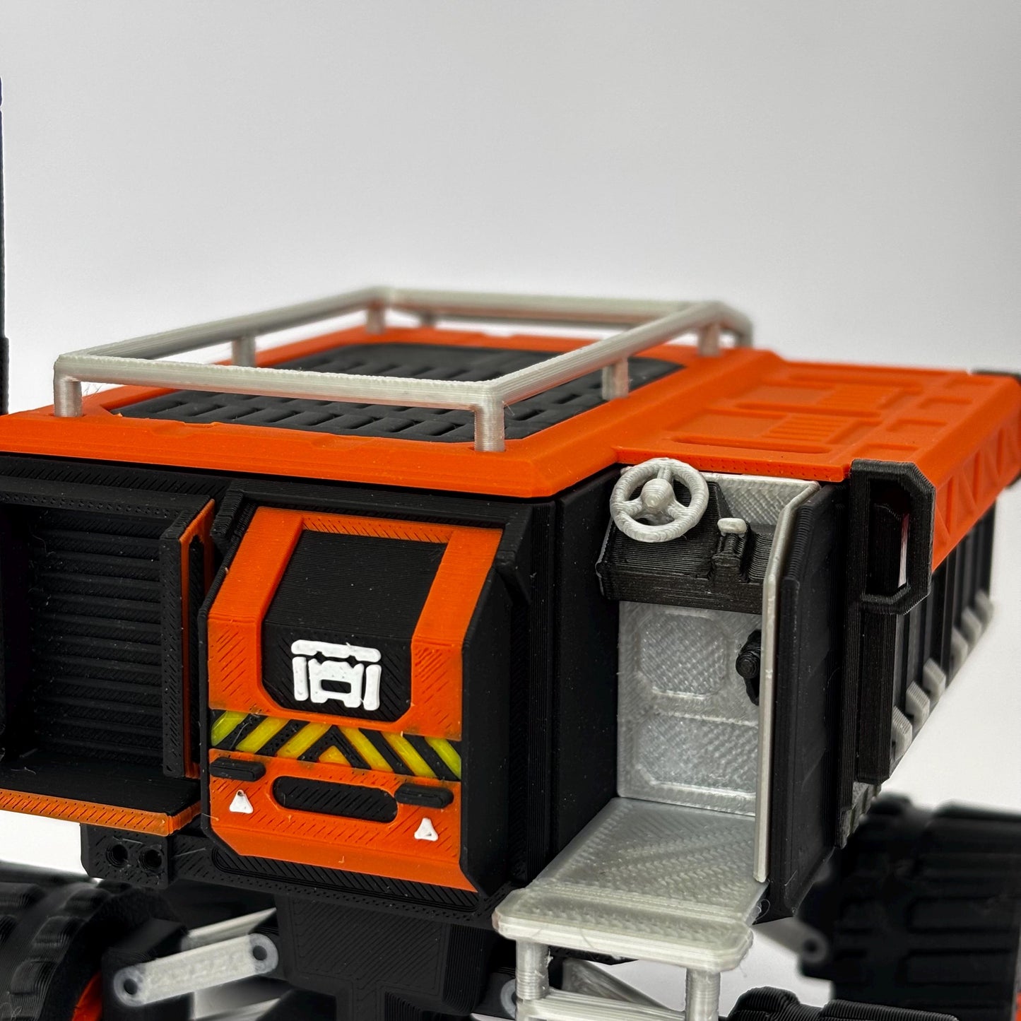 FICSIT Tractor | Satisfactory 3D-geprint model met bewegende wielen